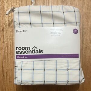 NWT Room Essentials 3 Piece Sheet Set Twin/XL Twin in Blue and White Plaid